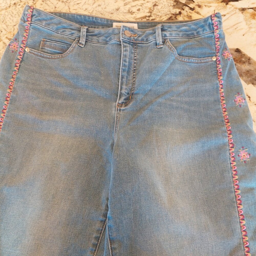 TRIBAL BROOKE HIGH RISE LIGHT WASH JEANS WITH EMBROYDERED  PINK FLOWERS SIDE